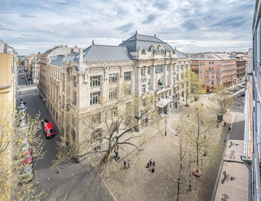 Liszt Ferenc Square Panorama Apt Budapest Luaran gambar